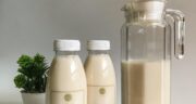 طرز تهیه شیر سویا خانگی آسان، مقوی و پر خاصیت مرحله به مرحله