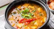 طرز تهیه سوپ وگان [گیاهی] خوشمزه و سالم با جو، برنج و سبزیجات
