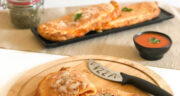 طرز تهیه پیتزا کالزونه ایتالیایی خوشمزه با سینه مرغ و خمیر مخصوص