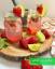 طرز تهیه موهیتو توت فرنگی خوشمزه با نعناع تازه، شکر و آب گازدار
