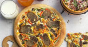 طرز تهیه پیتزا زبان گوساله لذیذ و خوشمزه با سس مخصوص + خمیر پیتزا
