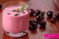 طرز تهیه اسموتی گیلاس به 2 روش ساده با موز و بستنی در خانه