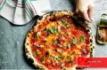 طرز تهیه پیتزا بدون پنیر و فر خانگی خوشمزه و رژیمی با گوشت چرخ کرده