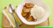 طرز تهیه دسر سیب سرخ شده با بستنی و دارچین راحت و دلچسب