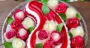 طرز تهیه ژله رولی دو رنگ به شکل گل رز، ساده و شیک برای مهمانی