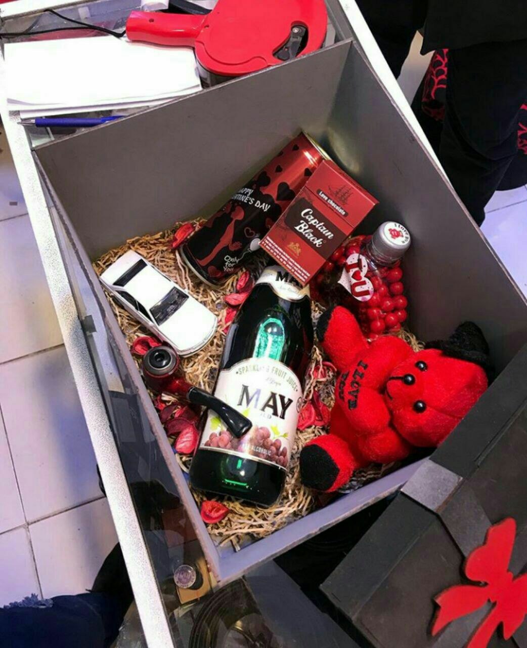 عکس کادو ولنتاین برای دختر فیک