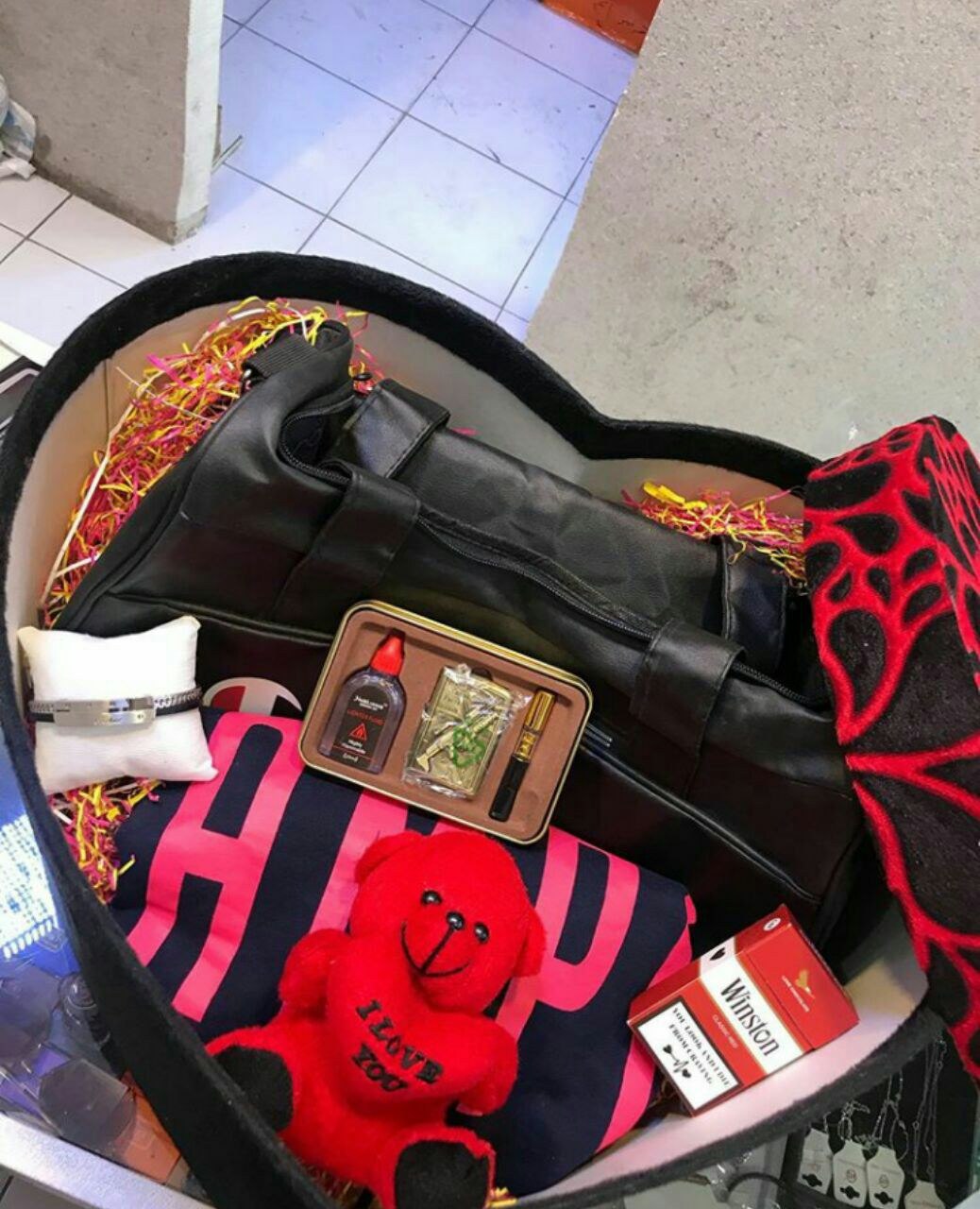 عکس کادو ولنتاین برای دختر فیک