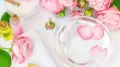 خواص گلاب برای پوست چرب، خشک و جوش دار + نحوه استفاده قبل از خواب