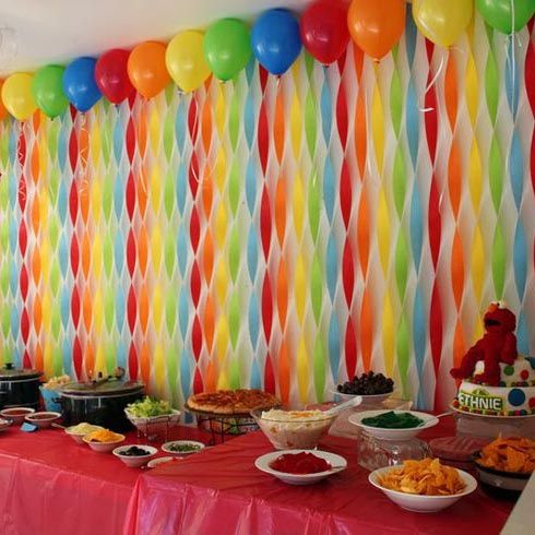 تزیین کلاس برای روز معلم با بادکنک و کاغذ رنگی