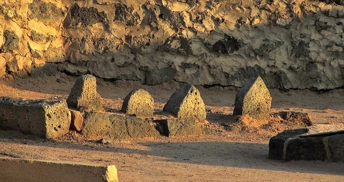 چرا ورود زنان به قبرستان بقیع ممنوع است؟