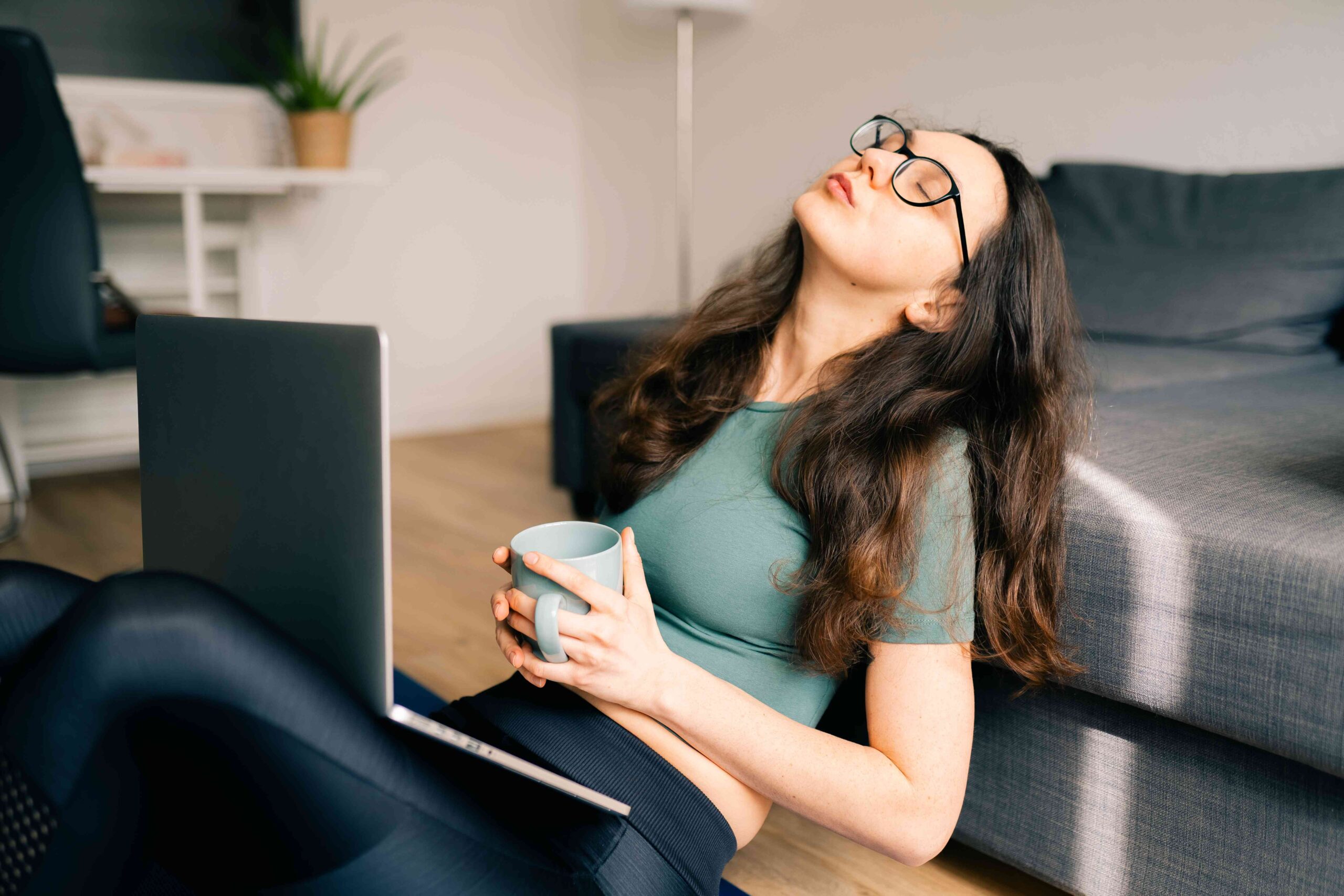 چرا همش خوابم میاد