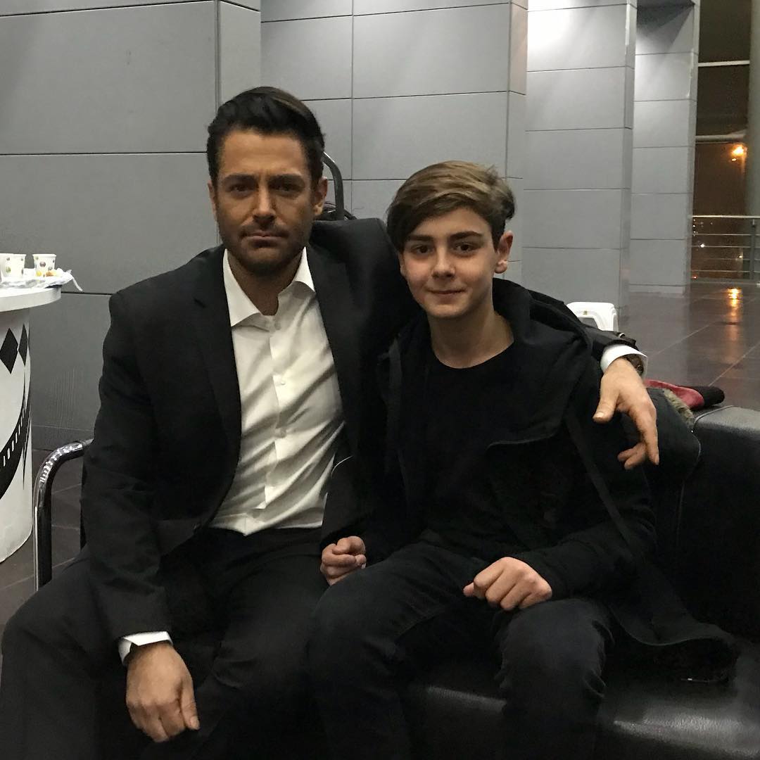 متین مصطفوی و خواهرش