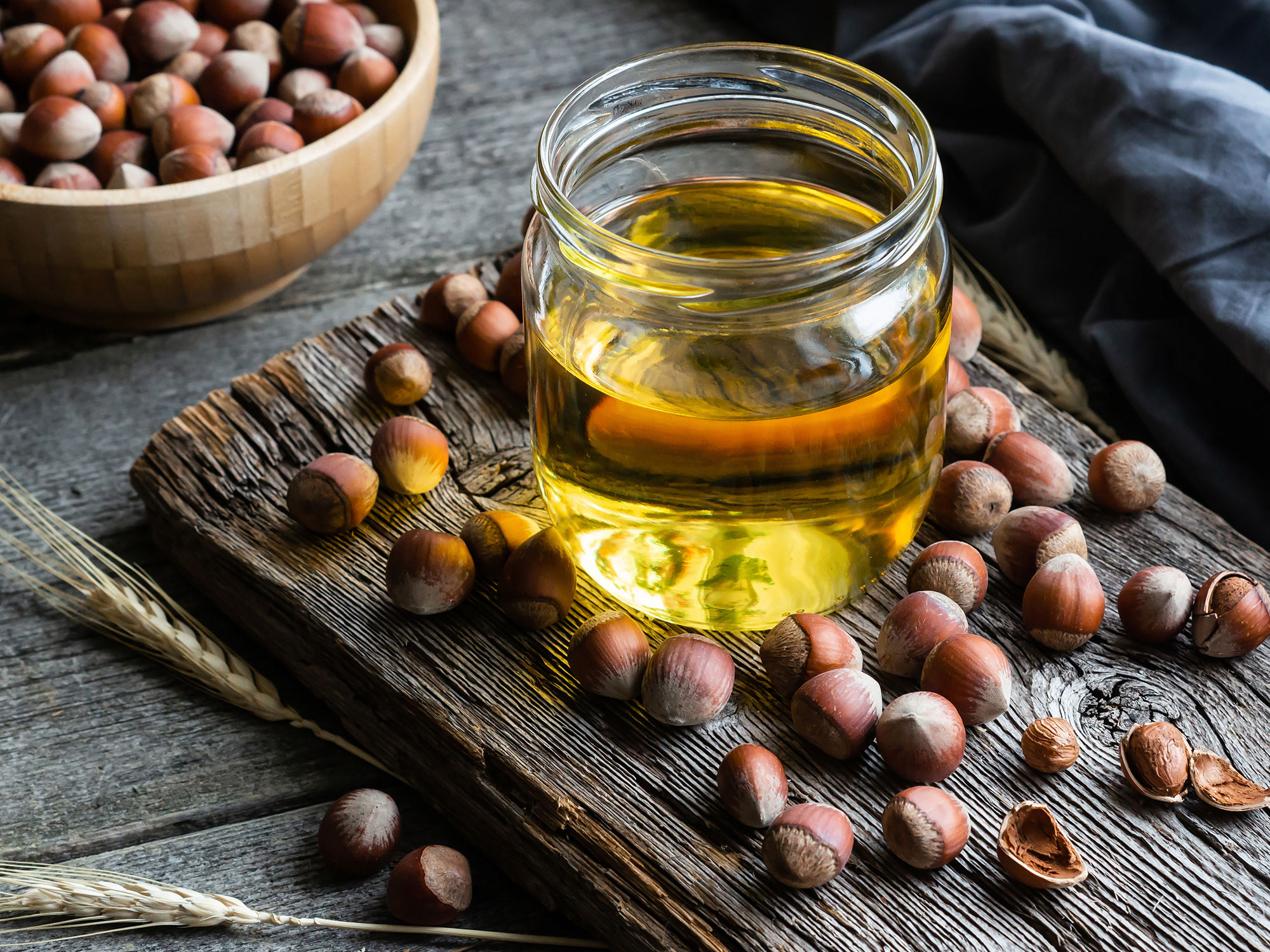 طرز استفاده روغن فندق برای صورت