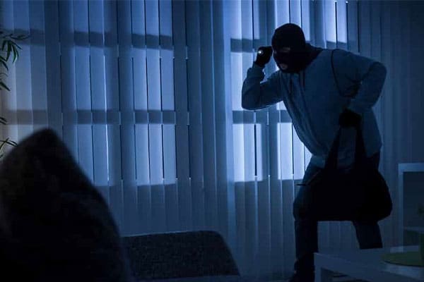 تعبیر خواب دزد در خانه با اسلحه