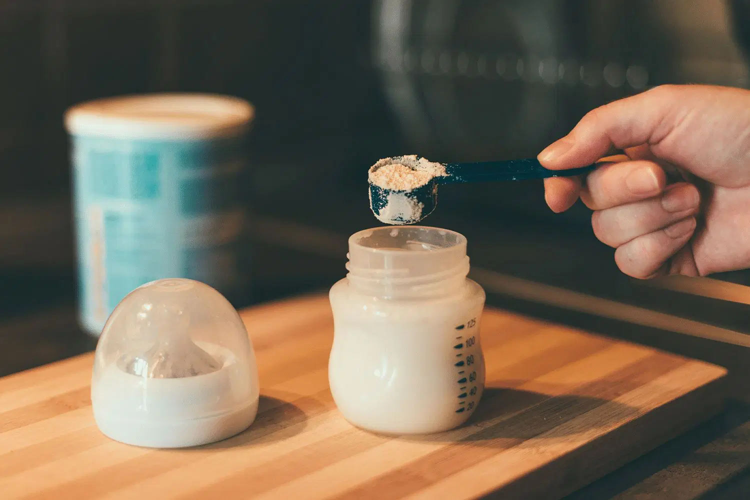 دادن شیر خشک مانده به نوزاد