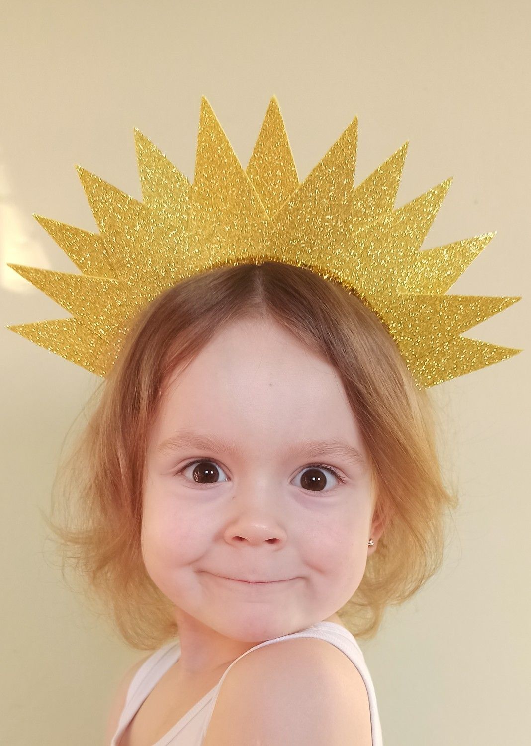 کاردستی تاج مناسب برای روز جهانی کودک