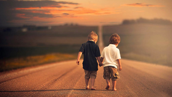 دوست آن باشد که گیرد دست دوستدر پریشان حالی و درماندگی