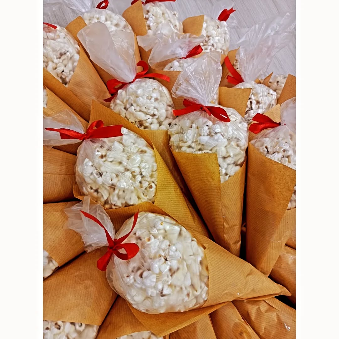 تزیین پفیلا شب یلدا