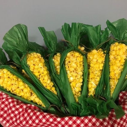 تزیین پفیلا شب یلدا برای مدرسه