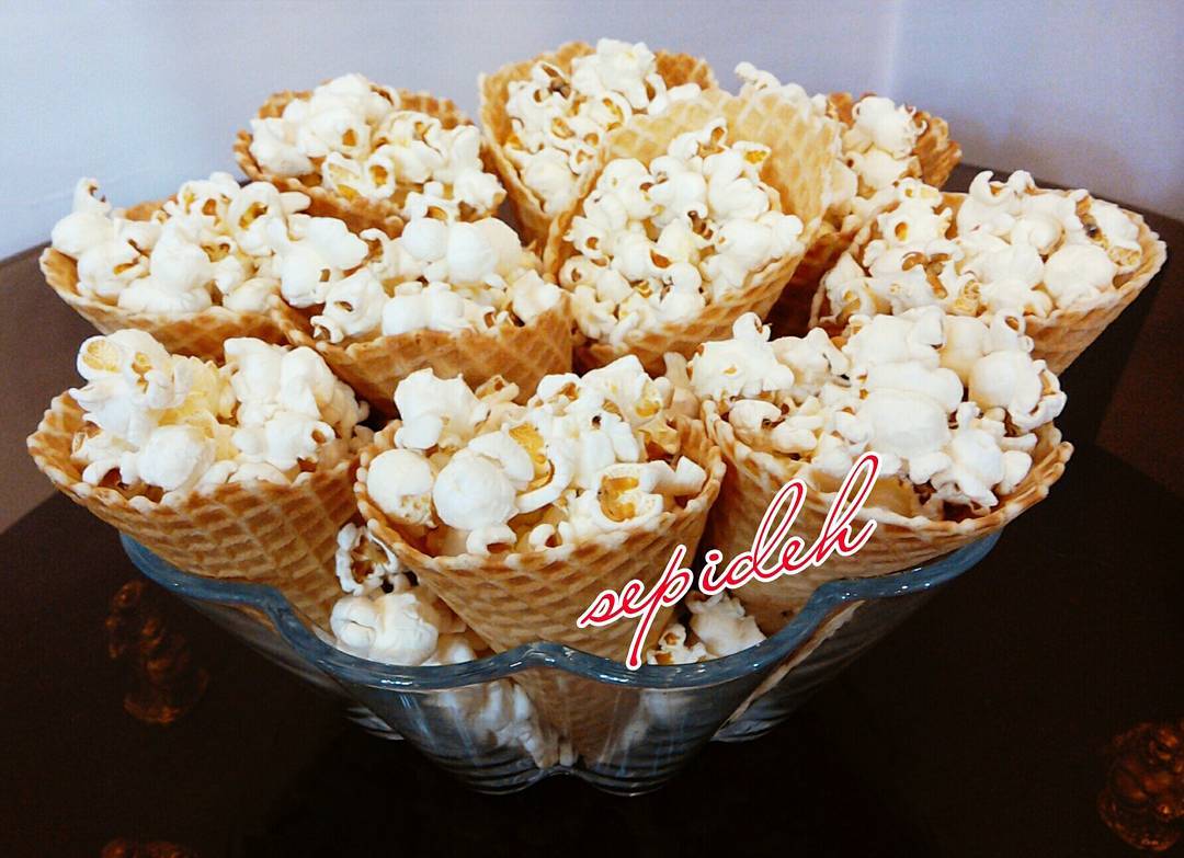 تزیین پفیلا شب یلدا برای مدرسه